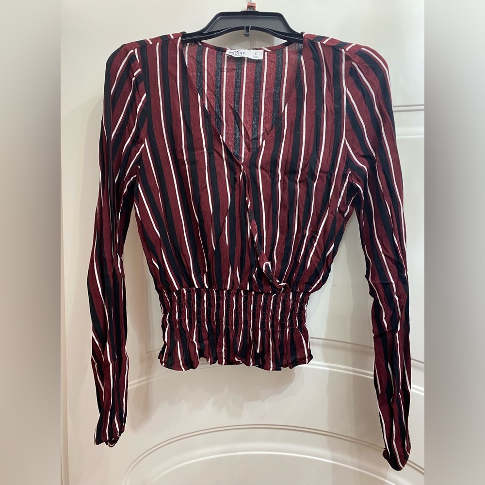 Brand-Hollister Blouse, Colors- Brown/Black/White. Size-Small